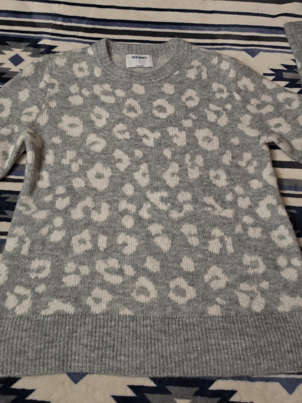 Old Navy Gray & White Leopard Print Sweater
